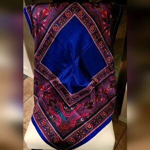 Christian Dior Stunningly Beautiful scarf comes with shopping bag. 34"